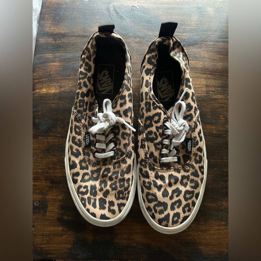Leopard print Vans